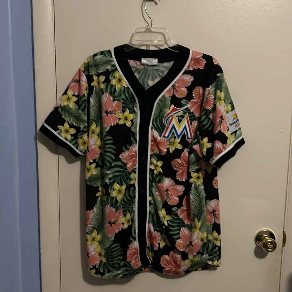 Match-Up L Miami Marlins Floral Button Up Shirt